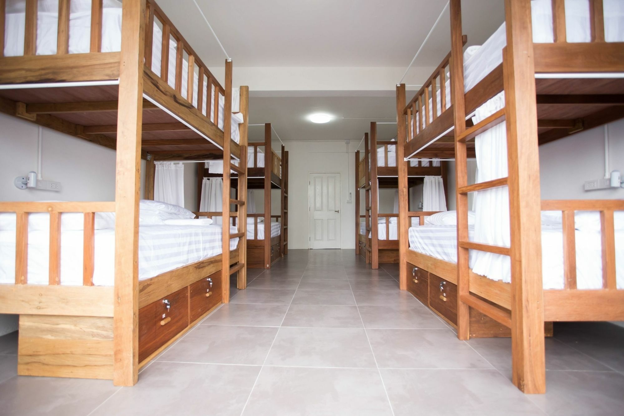 Yha Thapae Station Hostel Τσιάνγκ Μάι Εξωτερικό φωτογραφία