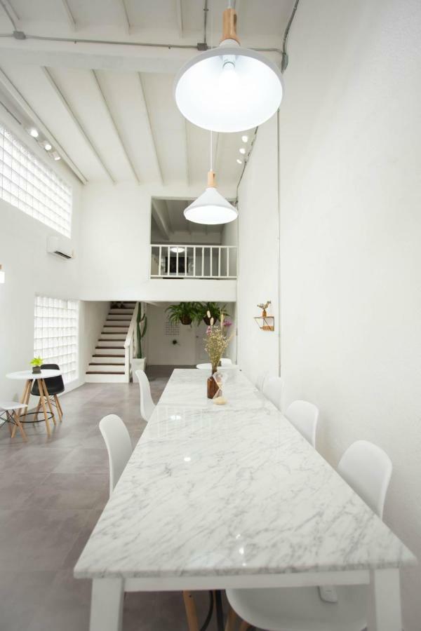 Yha Thapae Station Hostel Τσιάνγκ Μάι Εξωτερικό φωτογραφία